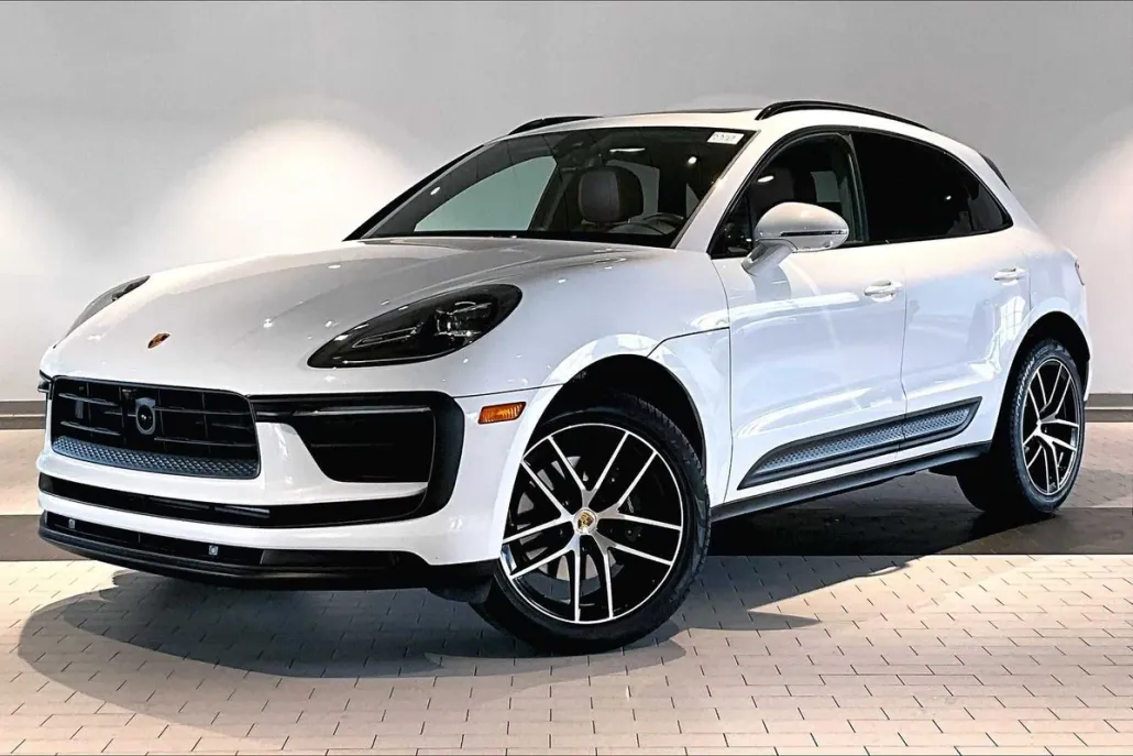 2025 Porsche Macan photo 1