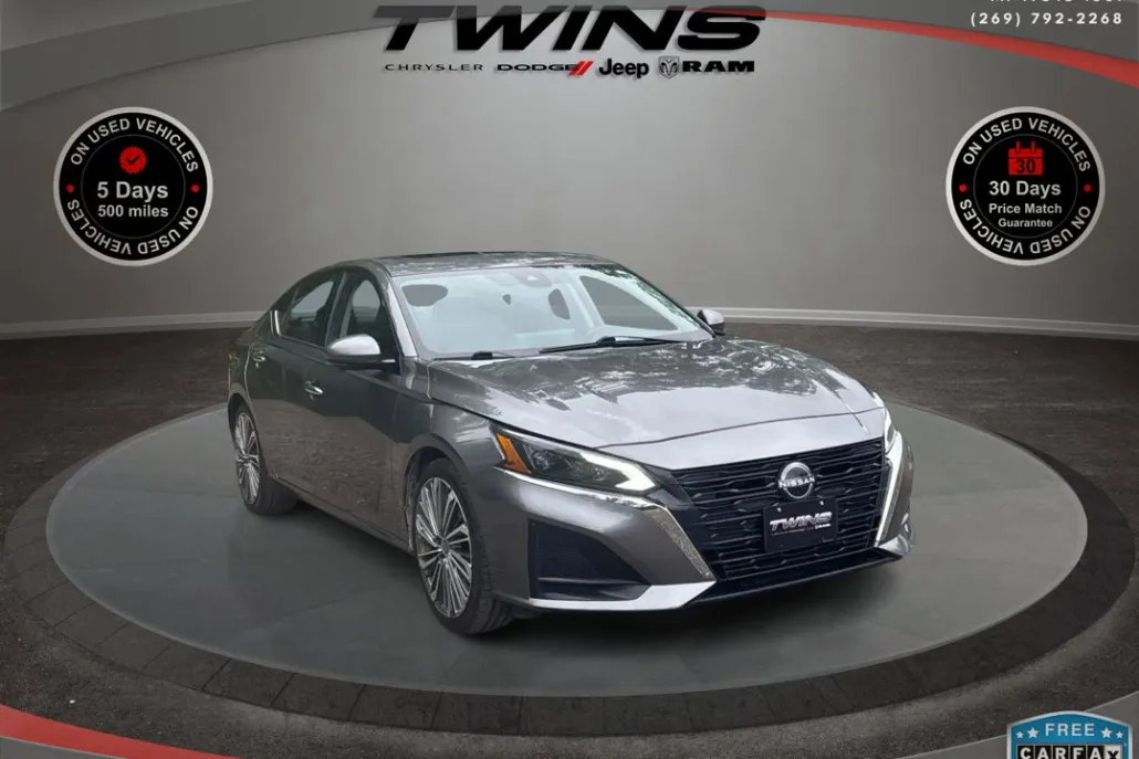 2023 Nissan Altima 2.5 SL photo 1