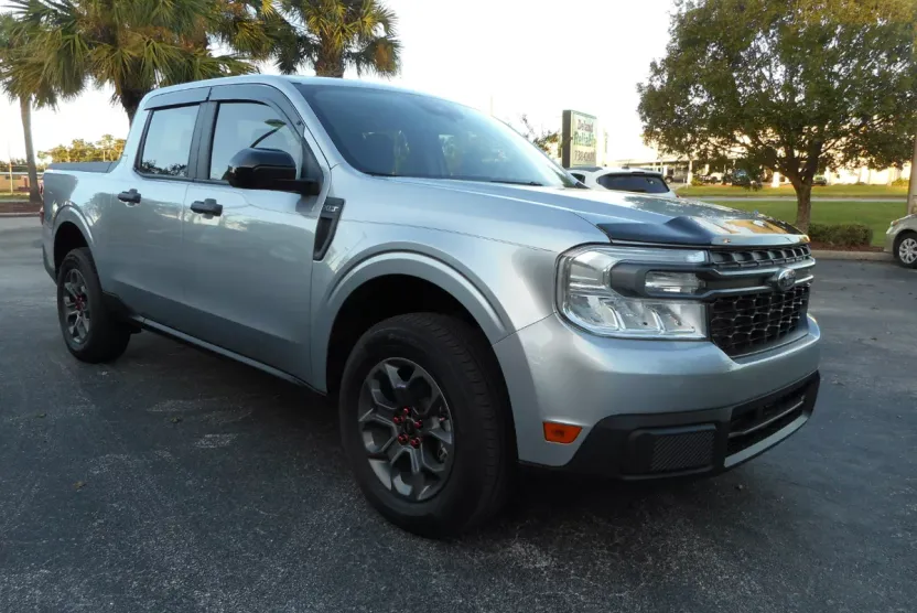 2024 Ford Maverick XLT photo 1