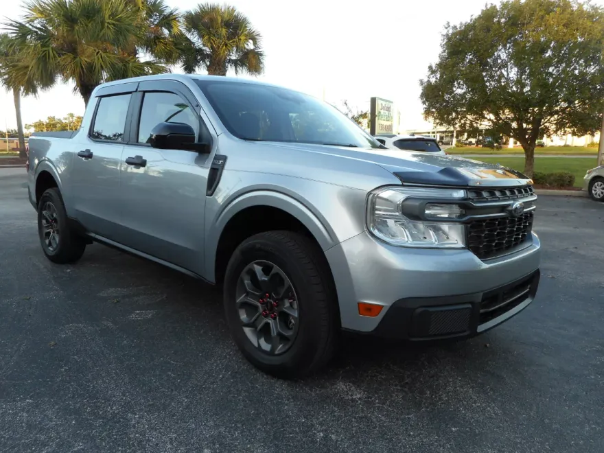 2024 Ford Maverick XLT photo 1