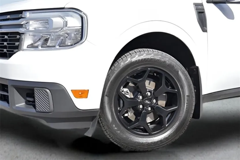 2024 Ford Maverick Lariat photo 1