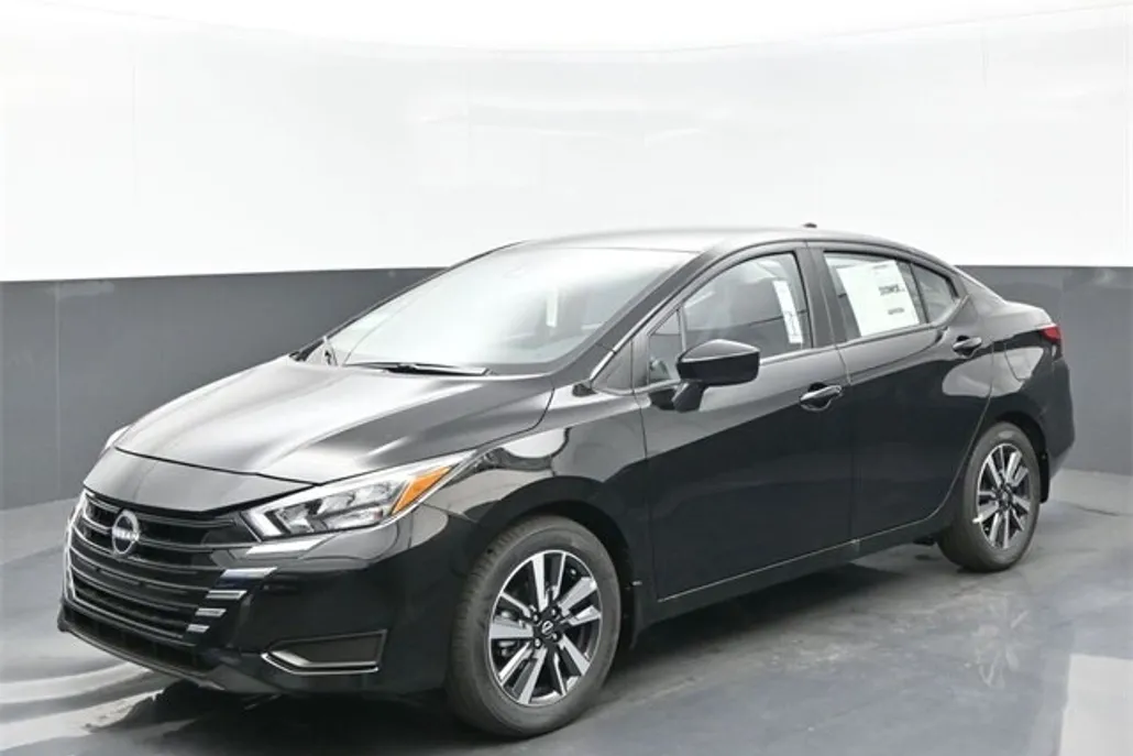 2025 Nissan Versa SV photo 1