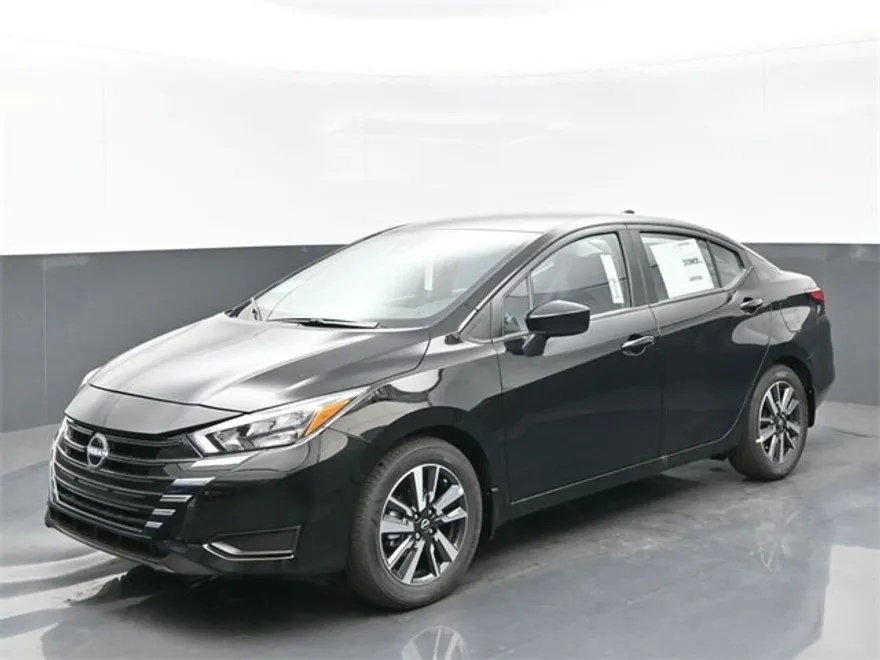 2025 Nissan Versa SV photo 1
