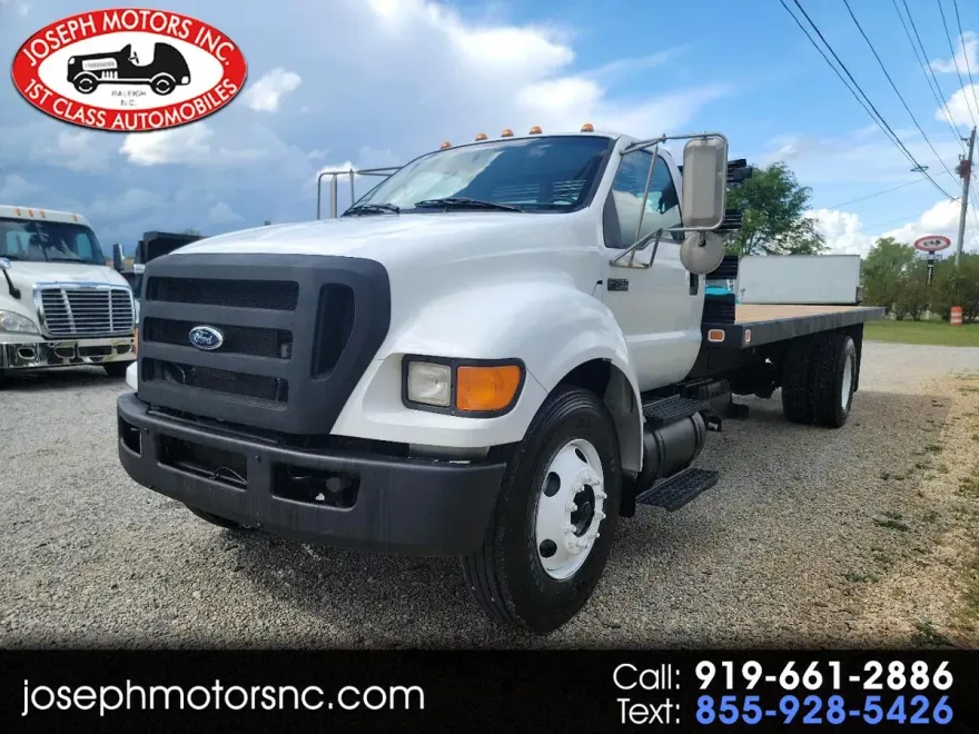 2008 Ford F-750 Regular Cab photo 1