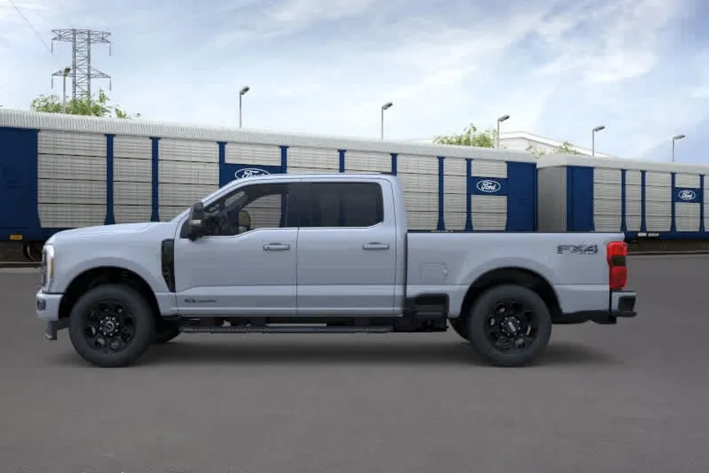 2026 Ford F-350 Lariat photo 1