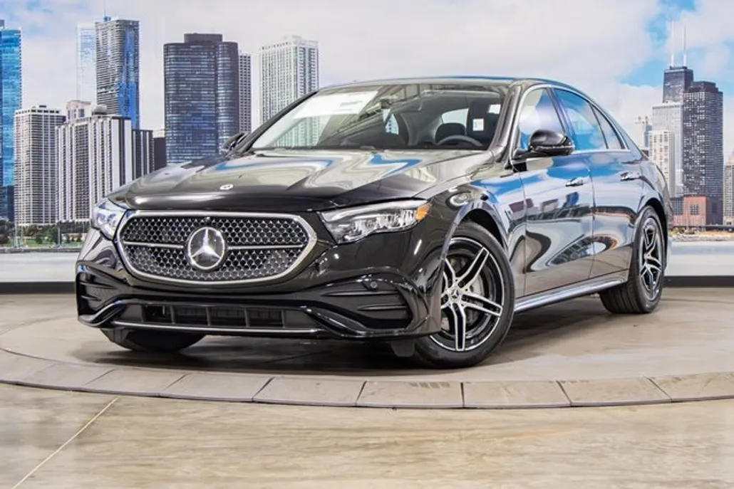 2025 Mercedes Benz E 450 4MATIC photo 1
