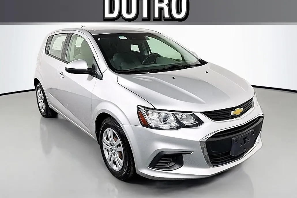 2020 Chevrolet Sonic LT photo 1