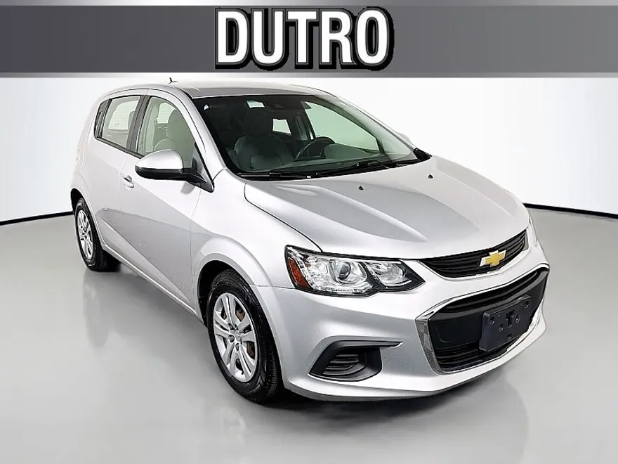 2020 Chevrolet Sonic LT photo 1