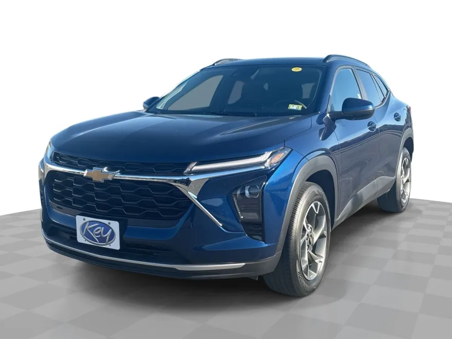 2024 Chevrolet Trax LT photo 1