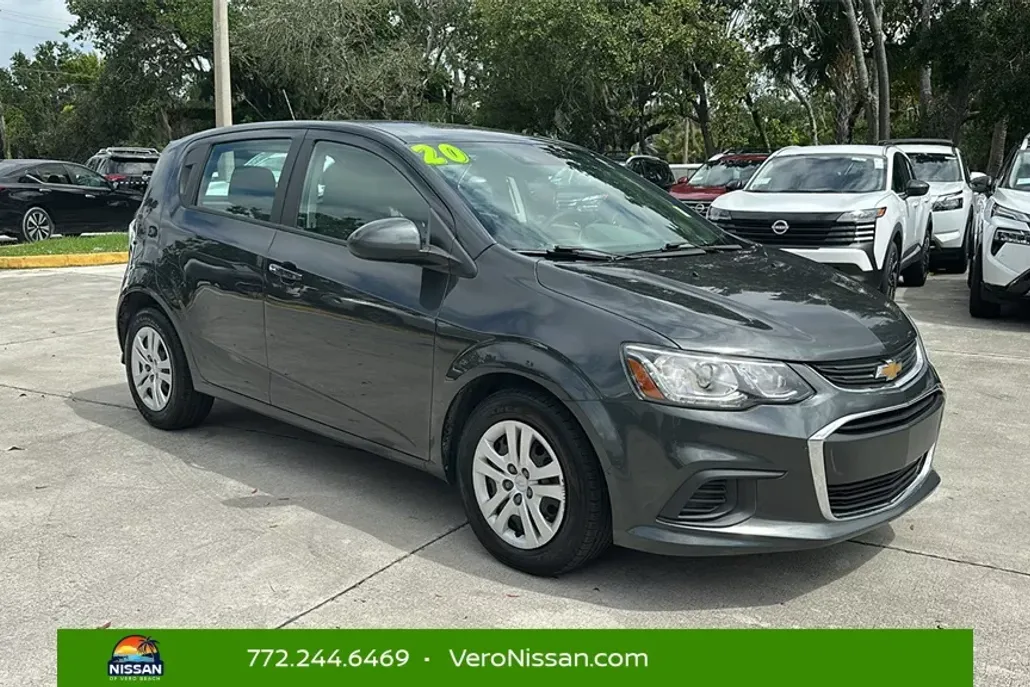 2020 Chevrolet Sonic LT photo 1
