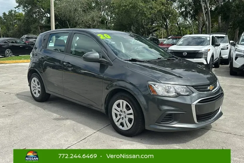 2020 Chevrolet Sonic LT photo 1
