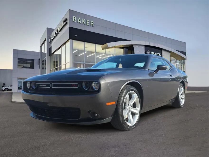 2017 Dodge Challenger R/T photo 1