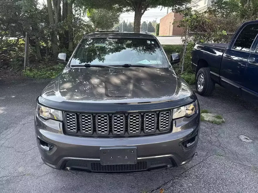 2020 Jeep Grand Cherokee Altitude photo 1