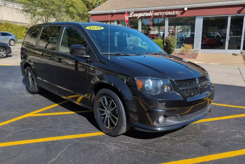 2018 Dodge Grand Caravan SXT photo 1
