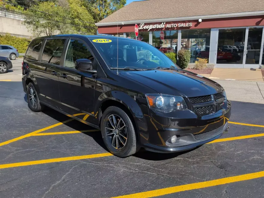 2018 Dodge Grand Caravan SXT photo 1