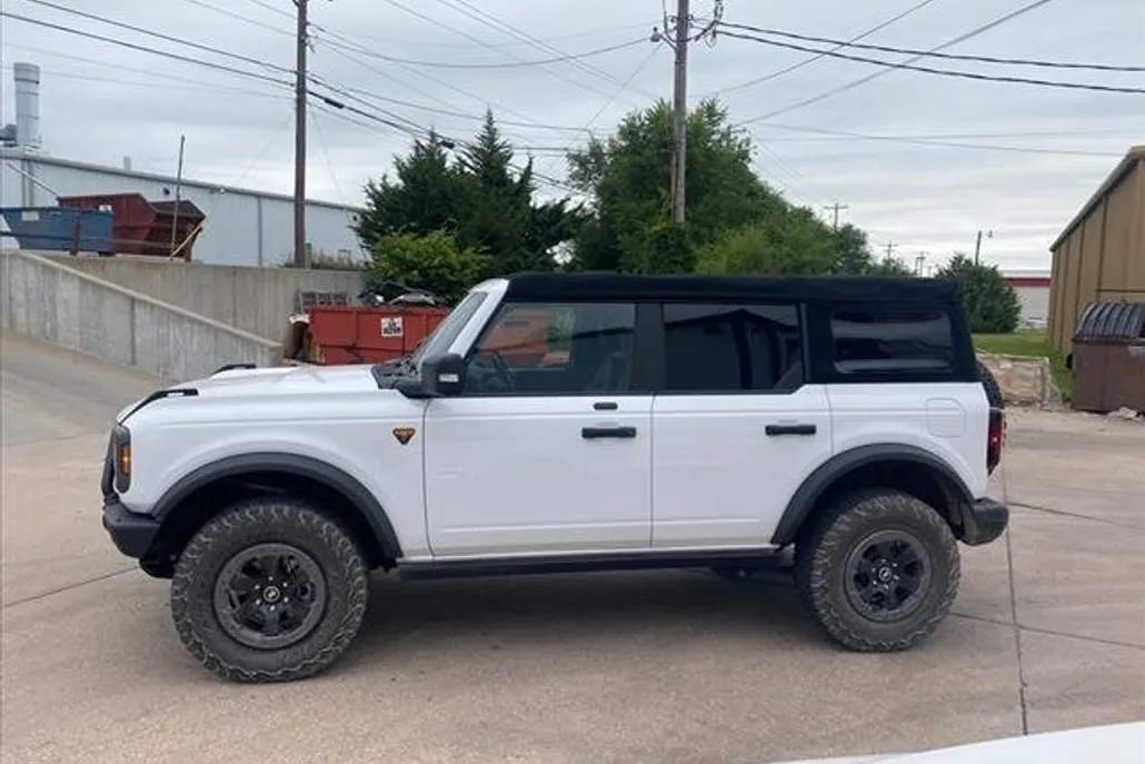 2021 Ford Bronco Badlands photo 1