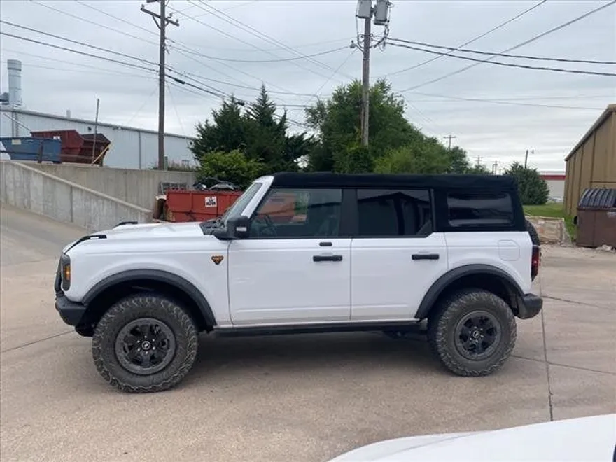 2021 Ford Bronco Badlands photo 1