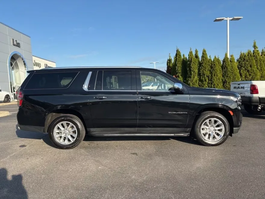 2024 Chevrolet Suburban Premier photo 1