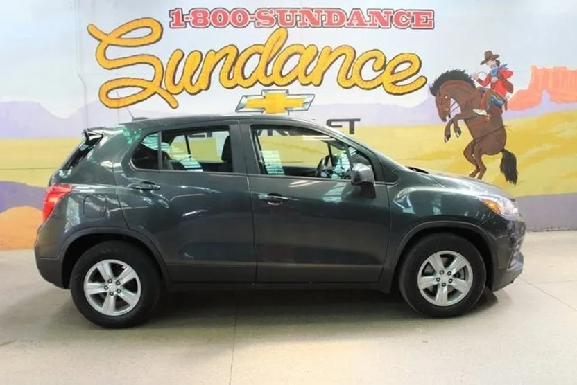 2019 Chevrolet Trax LS photo 1