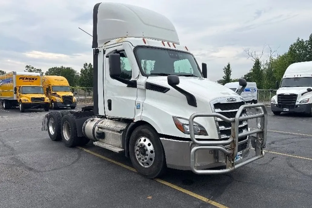 2020 Freightliner Cascadia 116" Day cab photo 1