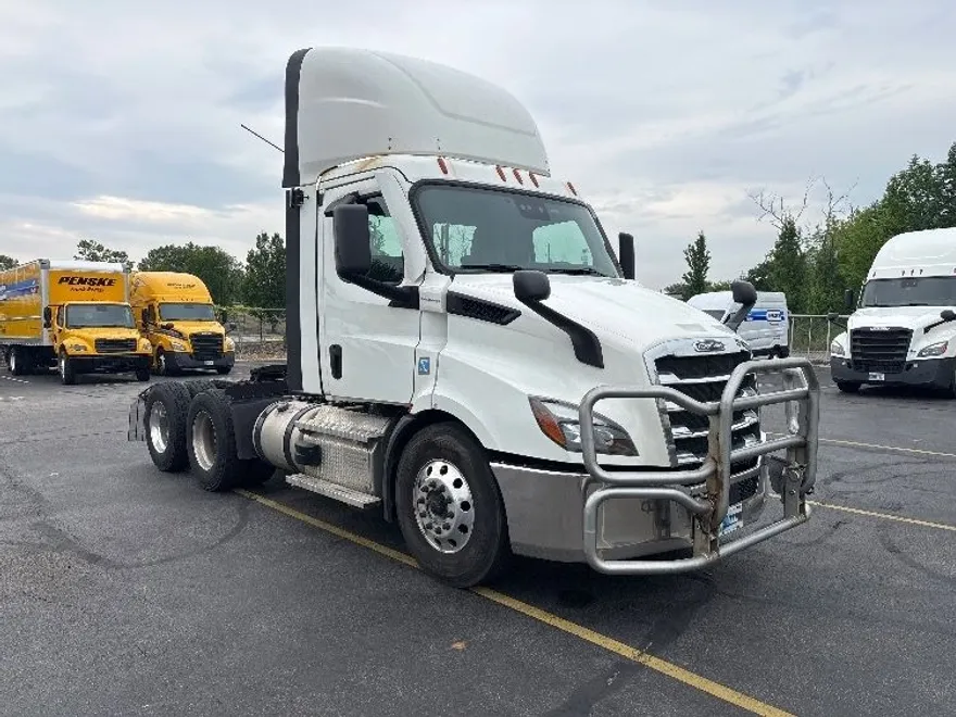 2020 Freightliner Cascadia 116" Day cab photo 1
