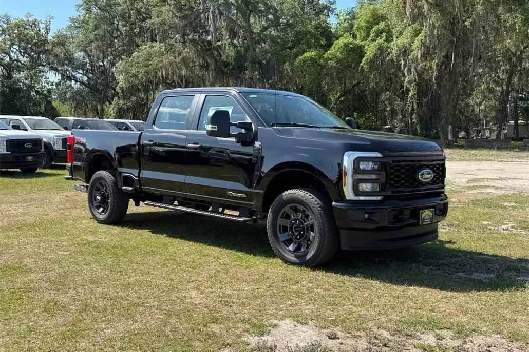 2025 Ford F-350 photo 1