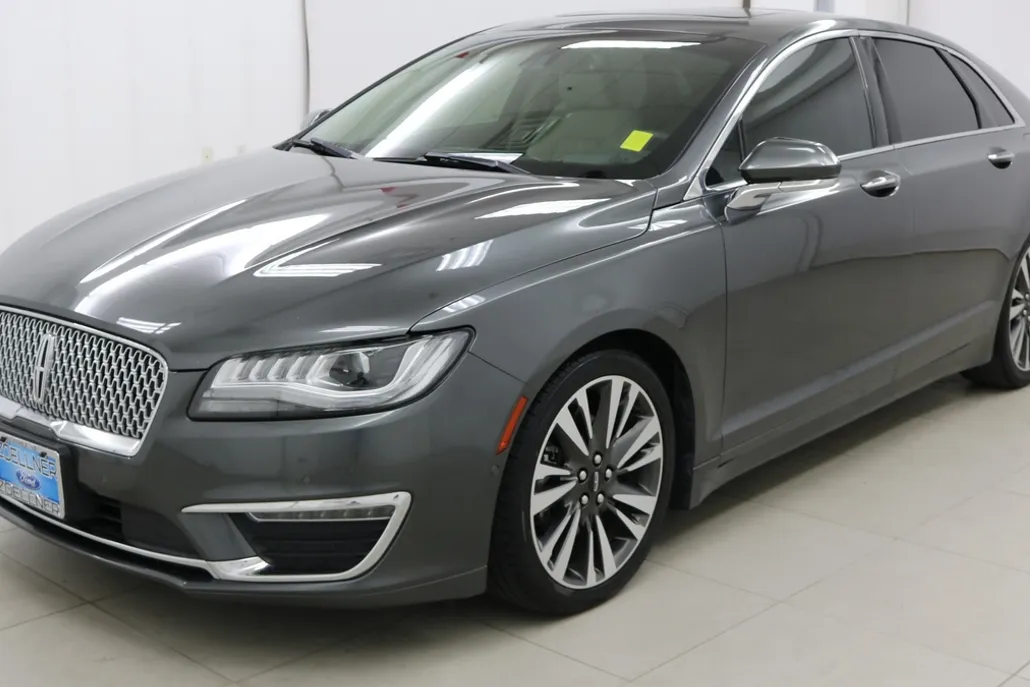 2020 Lincoln MKZ Reserve photo 1