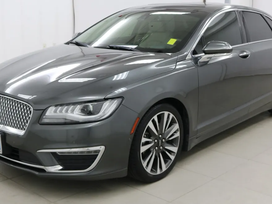 2020 Lincoln MKZ Reserve photo 1