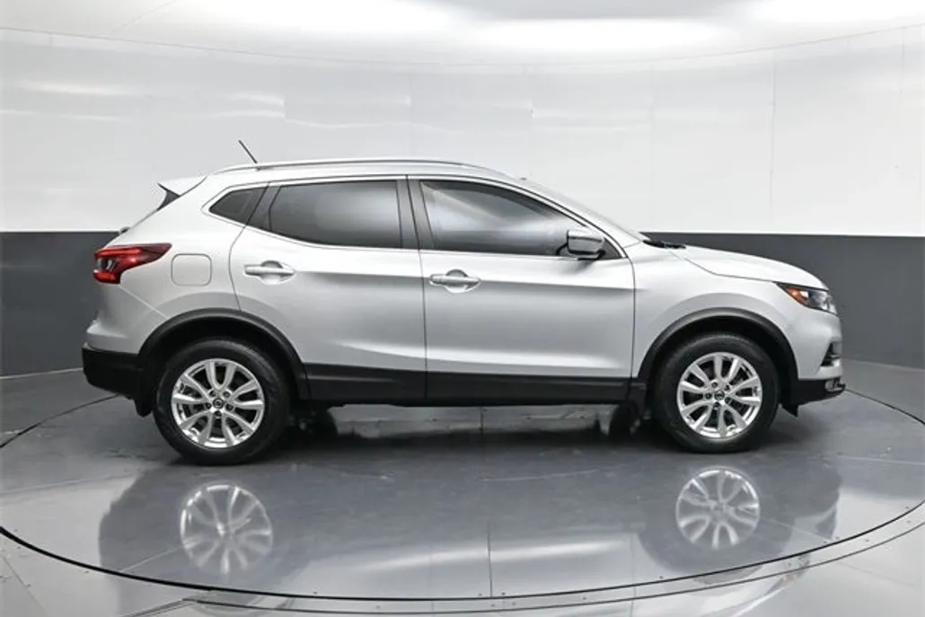 2021 Nissan Rogue Sport SV photo 1
