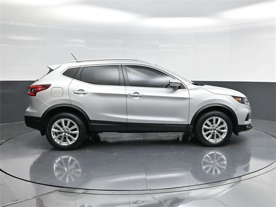 2021 Nissan Rogue Sport SV photo 1