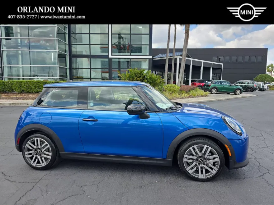 2025 Mini Cooper 2 Door Hardtop Signature photo 1