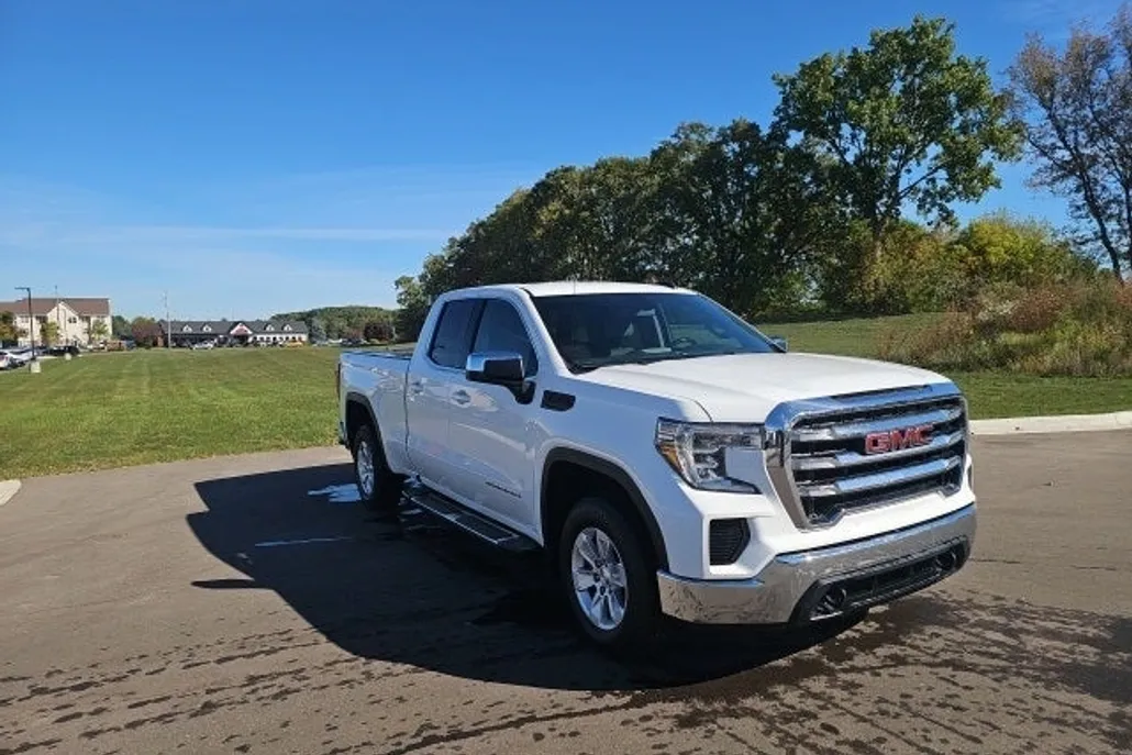2020 Gmc Sierra 1500 SLE photo 1