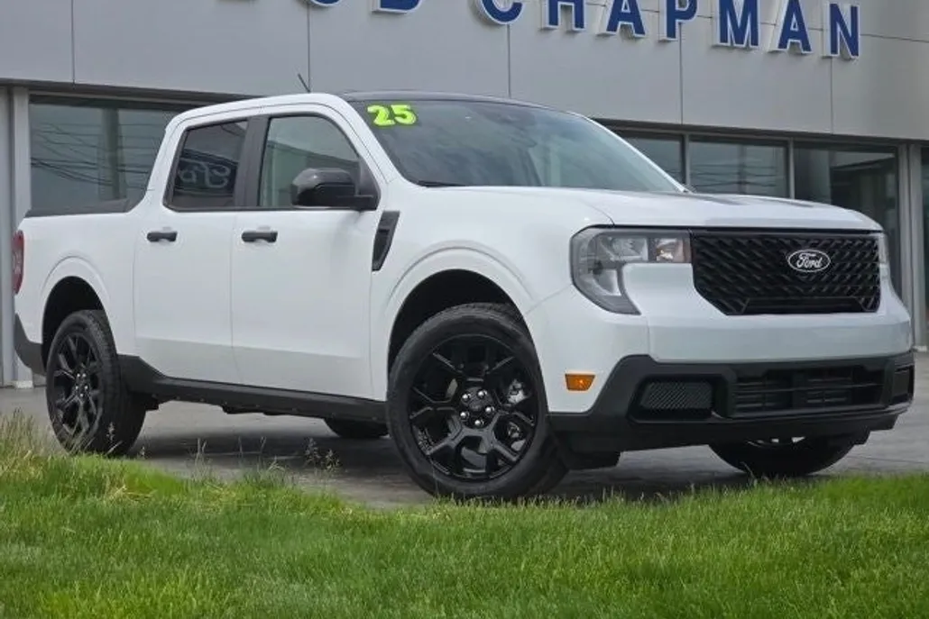 2025 Ford Maverick XLT photo 1