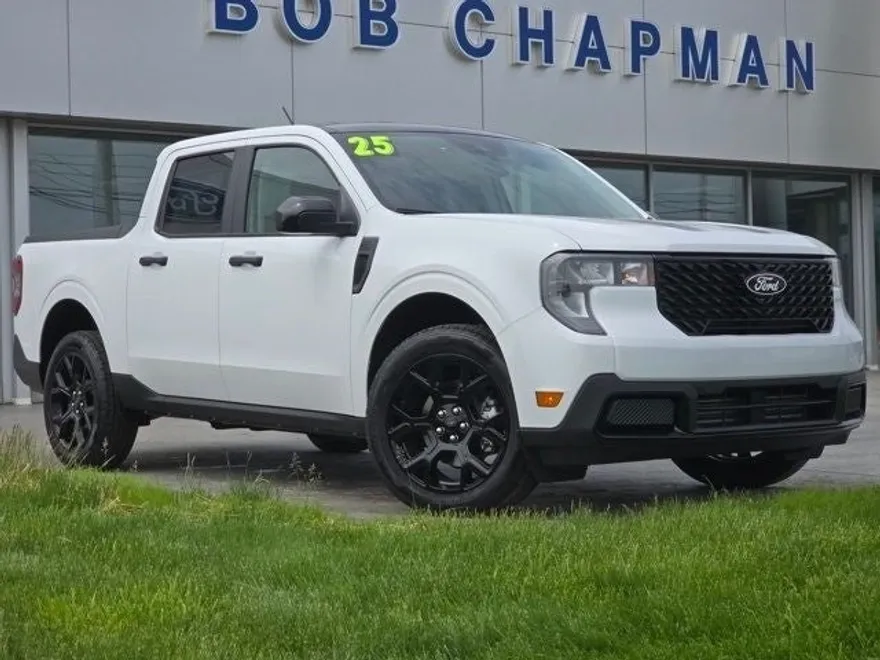 2025 Ford Maverick XLT photo 1