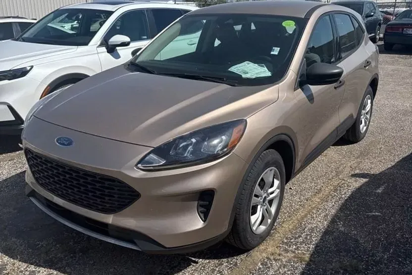 2020 Ford Escape S photo 1