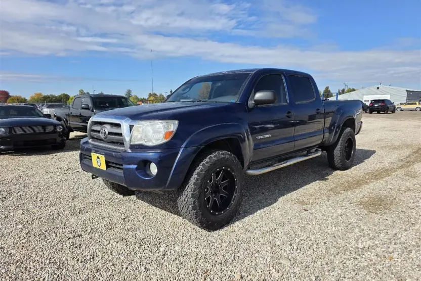 2005 Toyota Tacoma Base photo 1