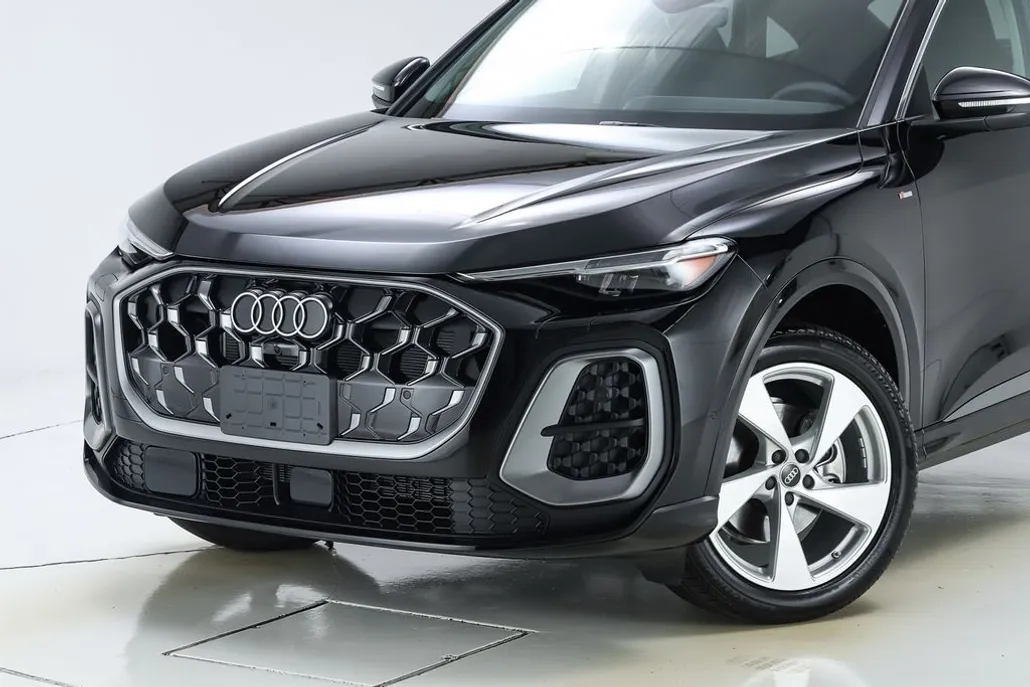 2025 Audi Q5 2.0T Premium Plus photo 1