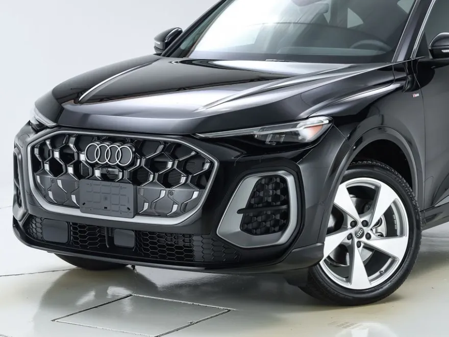 2025 Audi Q5 2.0T Premium Plus photo 1