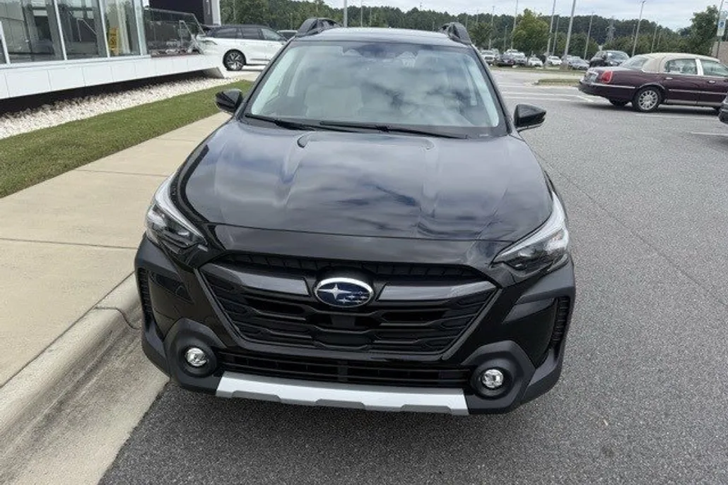 2023 Subaru Outback Limited photo 1