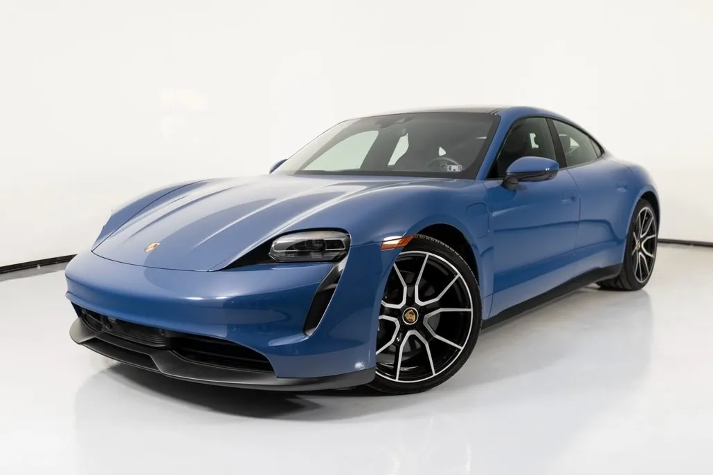2023 Porsche Taycan photo 1