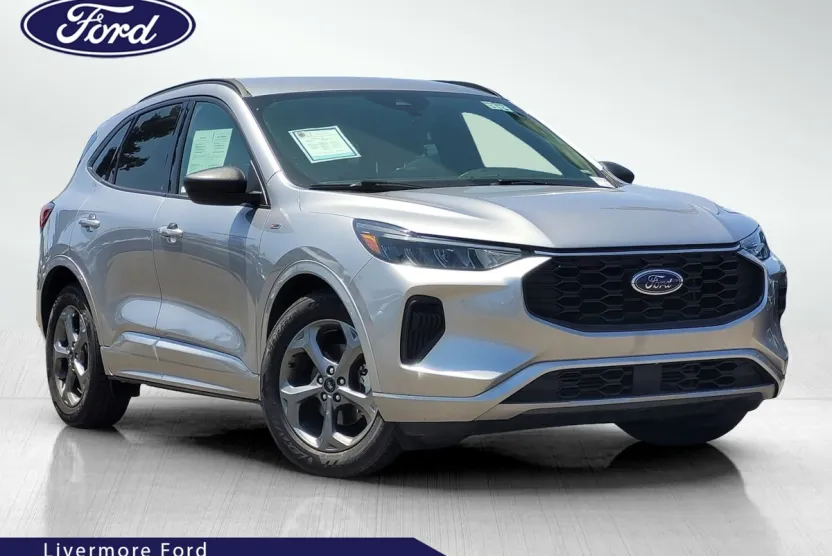 2023 Ford Escape ST-Line photo 1