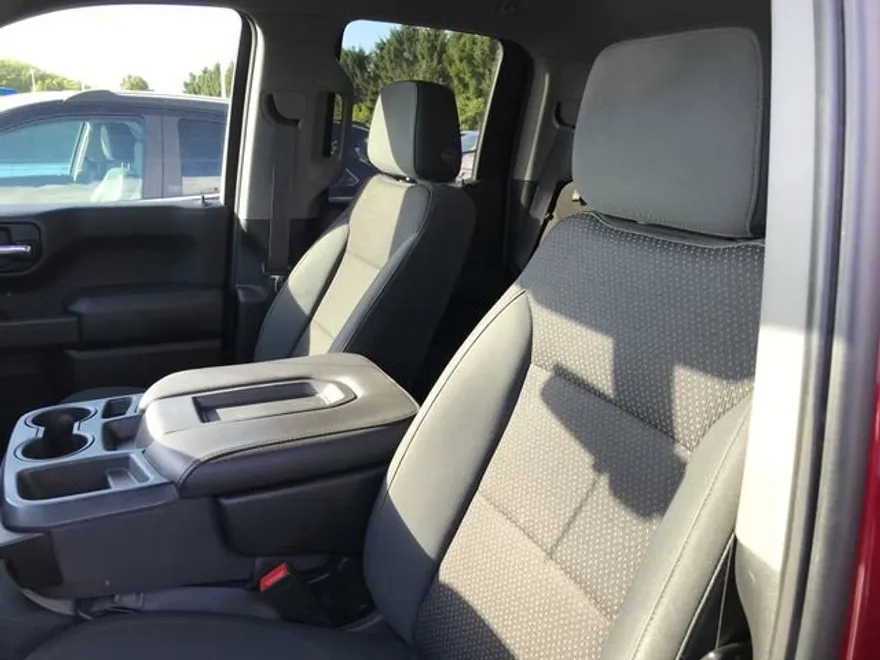 2019 Chevrolet Silverado 1500 Custom photo 1