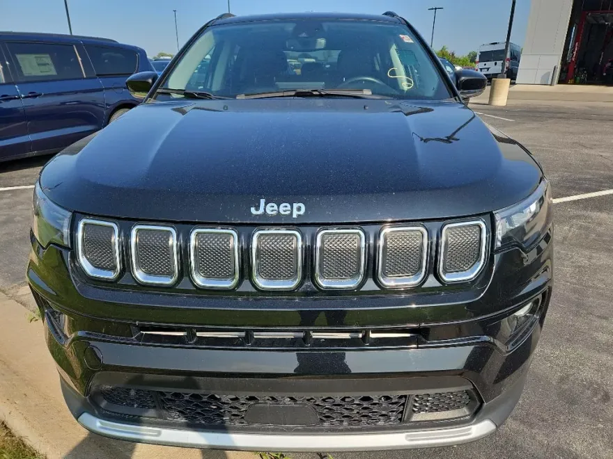 2022 Jeep Compass Limited photo 1