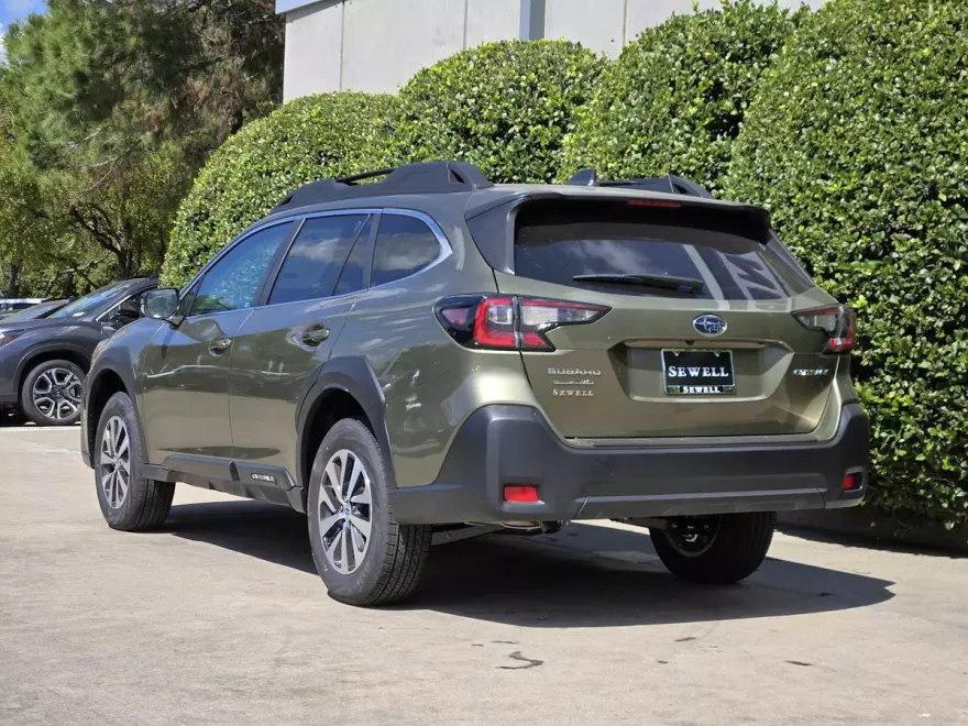 2025 Subaru Outback Premium photo 1