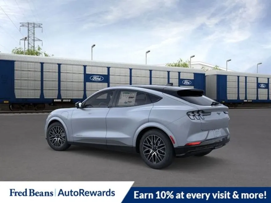 2025 Ford Mustang Mach-E Premium photo 1