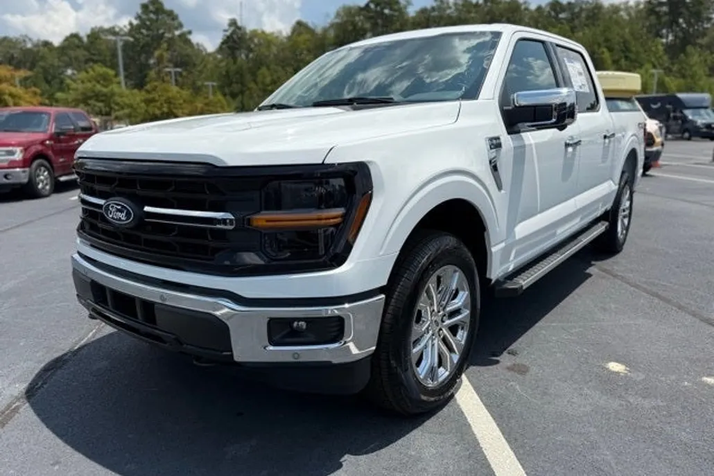 2025 Ford F-150 XLT photo 1