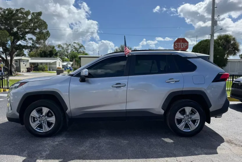2025 Toyota RAV4 XLE Sport photo 1