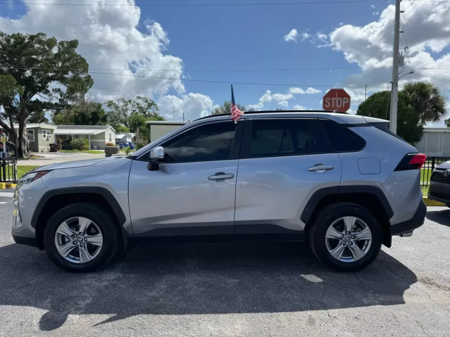 2025 Toyota RAV4 XLE Sport photo 1