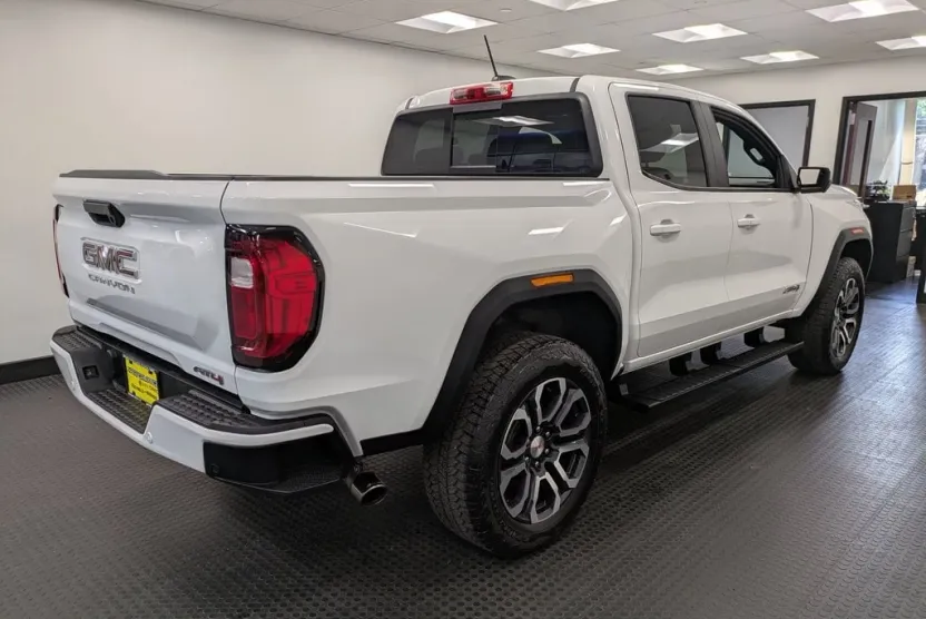2023 Gmc Canyon AT4 photo 1