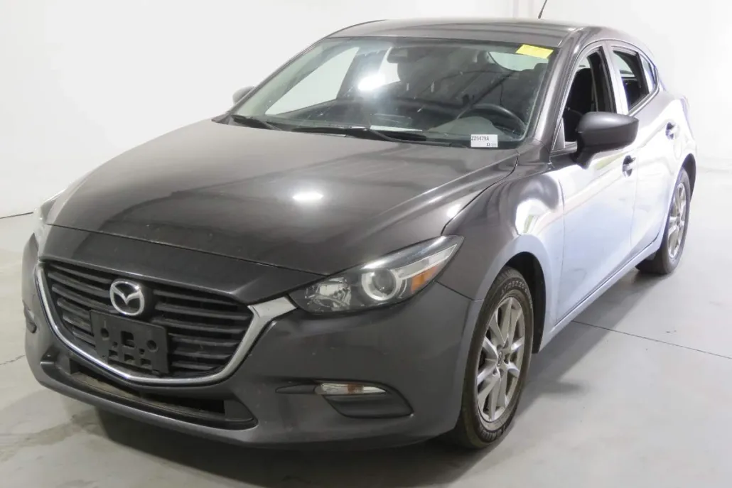 2018 Mazda Mazda3 Sport photo 1